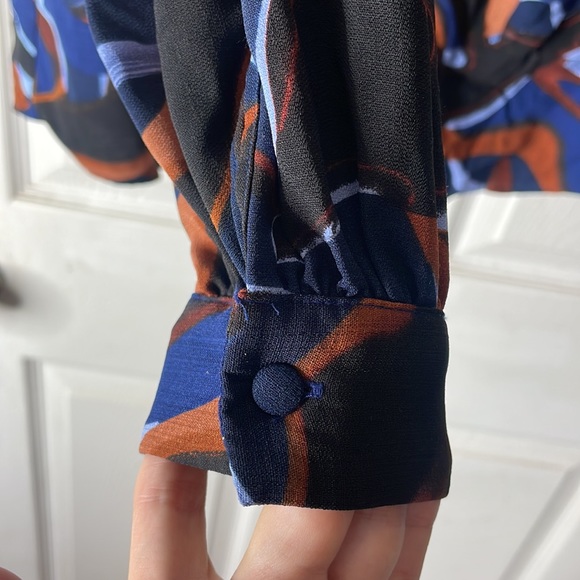 Nine West long sleeve v neck button up navy blue black red blouse shirt sz XS - Picture 4 of 17